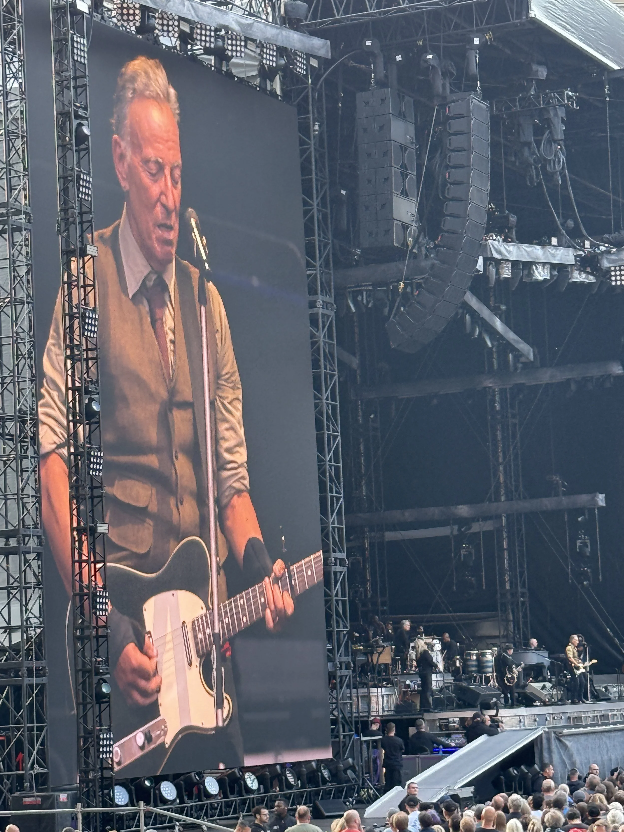 Bruce Springsteen ギターpick 2025 ツアー Bruce Springsteen concert poster 2025 - prints4u